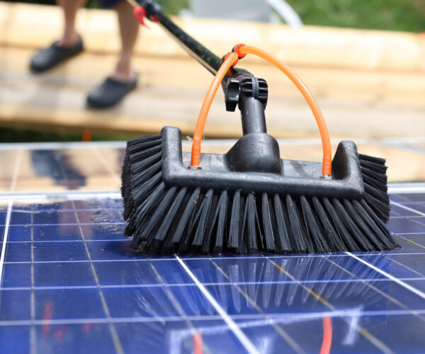 Gentle cleaning of photovoltaic modules with rainwater and soft brush Professional cleaning of photovoltaic modules with rainwater against pollen, moss and impurities.